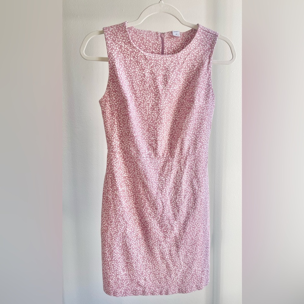Elegant Pink Sleeveless Dress